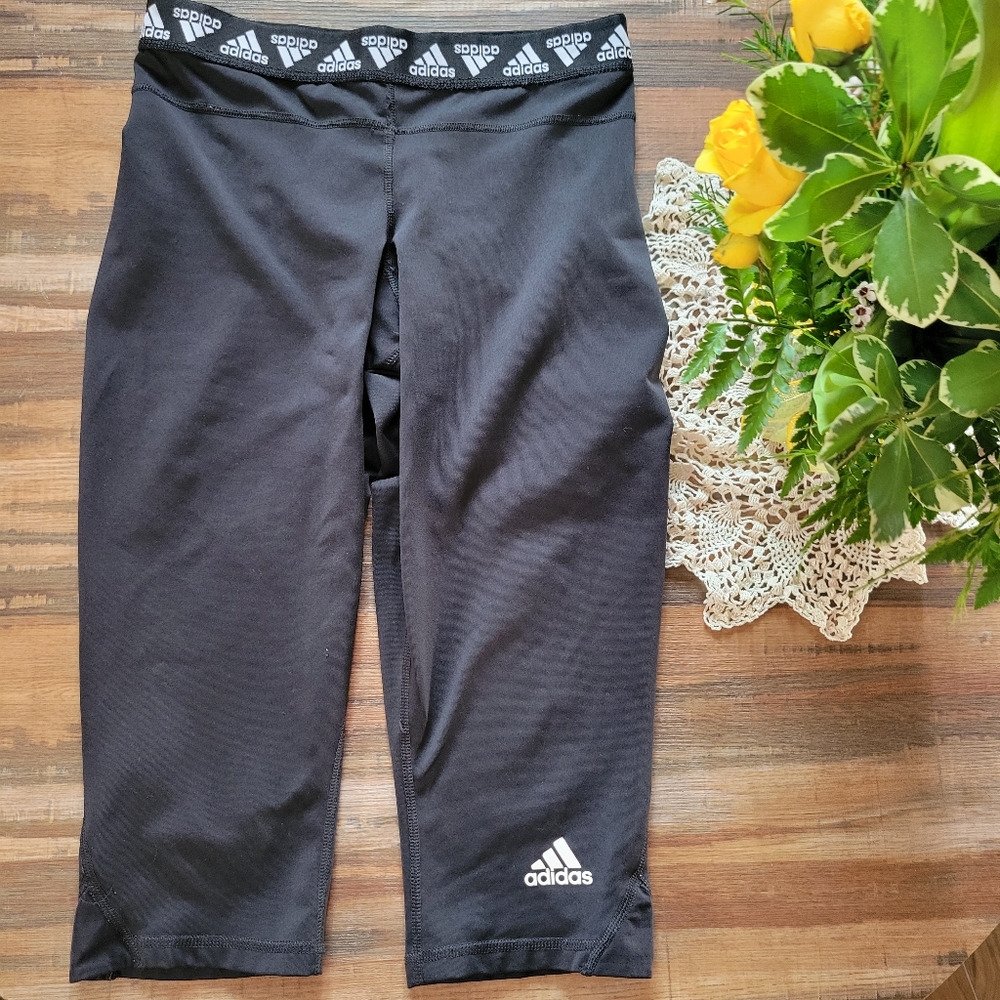 Adidas Capri Leggings Sz Med- Black